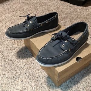 Black leather Sperry's